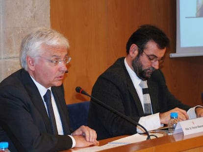 El conseller Ferran Mascarell, a la izquierda, y su director general de Patrimonio, Joan Pluma, durante un acto.