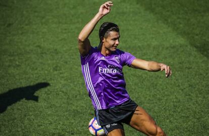 Cristiano Ronaldo en el entrenamiento de este viernes.  