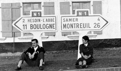 Jos&eacute; Agust&iacute;n goytisolo y Asunci&oacute;n Carandell, en 1954 en Francia.