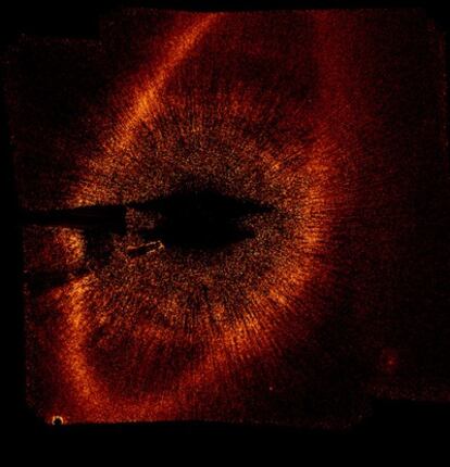 La primera imagen óptica de un planeta extrasolar se obtuvo con el telescopio <i>Hubble</i> en 2005 y la revista <i>Science</i> destaca los avances en la búsqueda de estos objetos como uno de los hitos de la década.