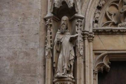 Sculpture by Ramon Llull of San Miquel in Palma.