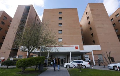 Hospital público Príncipe de Asturias, en Alcalá de Henares, este viernes.