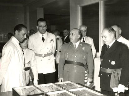 Franco visita el Instituto Nacional de Investigaciones Agron&oacute;micas, en 1954.