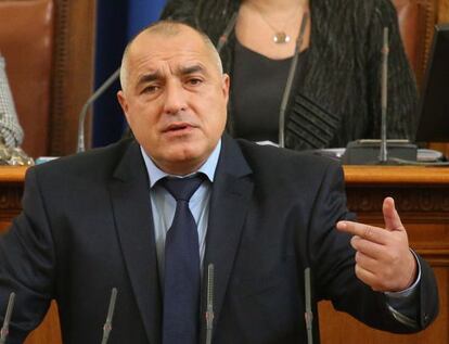 El primer ministro Borisov anuncia su dimisión.