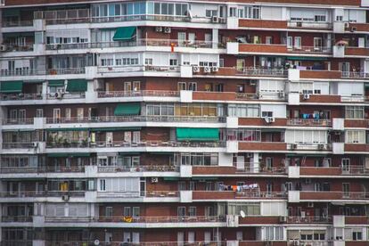 Exterior de un típico edificio de viviendas en Madrid.