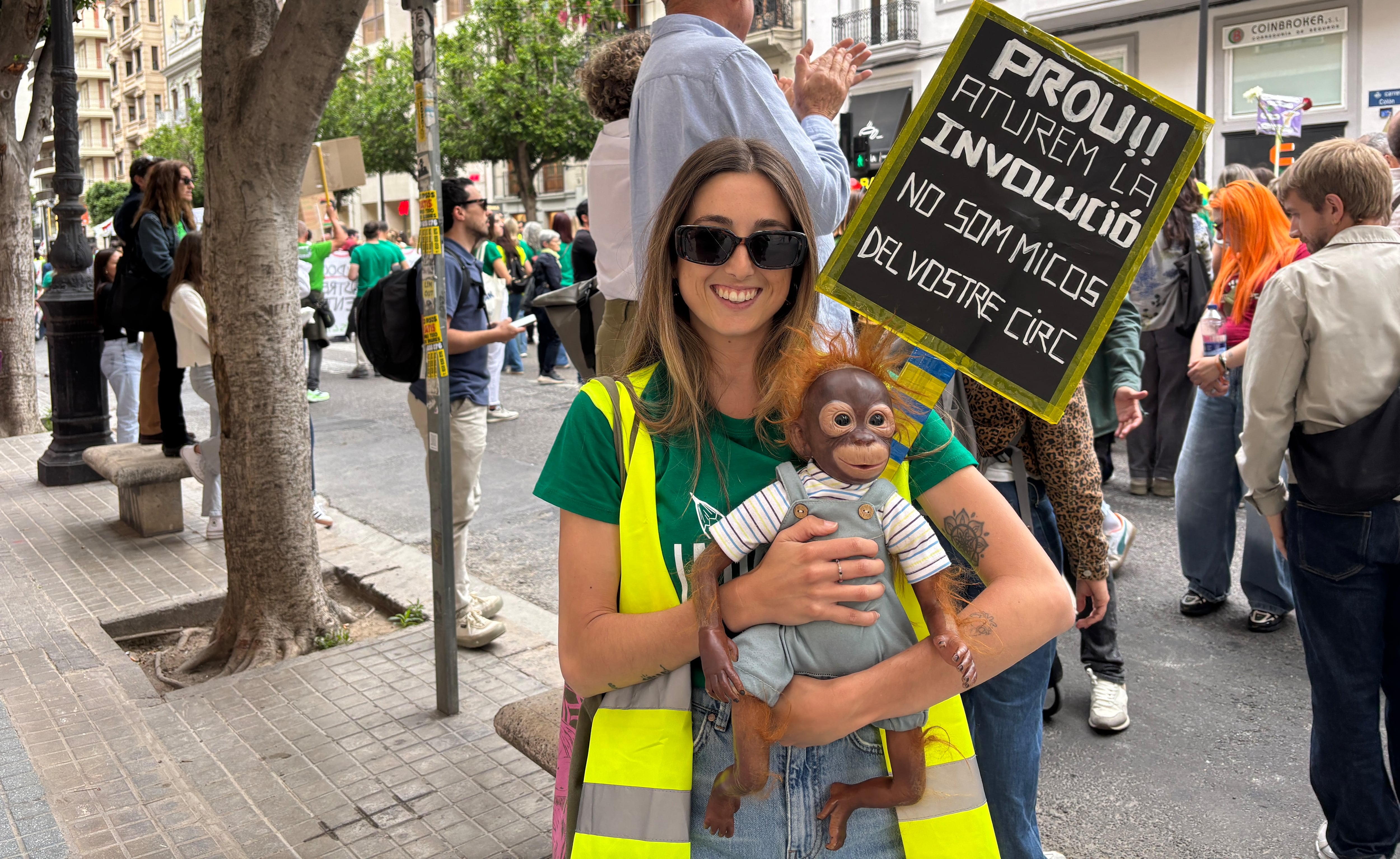 La profesora Rosa Llorca, en la manifestación de este viernes en Valencia.