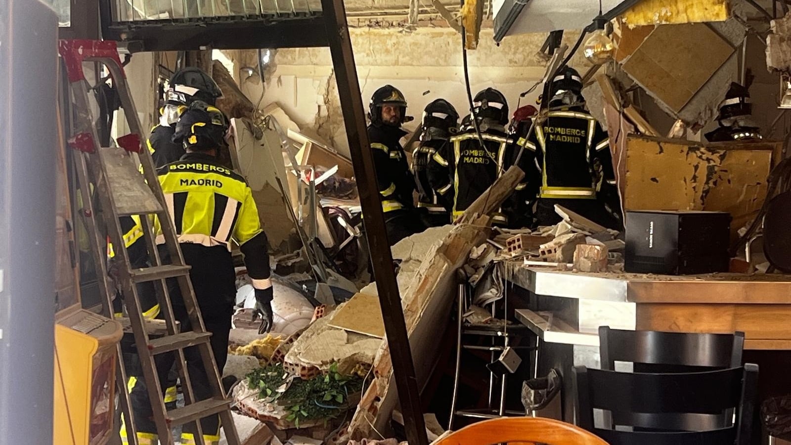Al menos 25 heridos por una explosión de gas en un local de Madrid