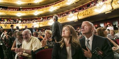 La platea del Liceu plena de públic, durant una jornada de portes obertes.