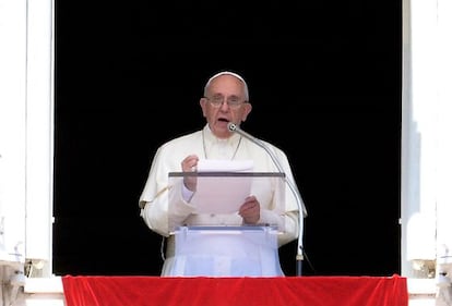 El papa Francesc, durant l'Àngelus, aquest diumenge.