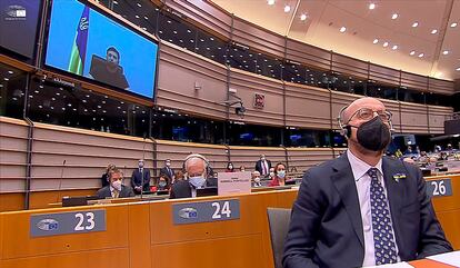 Los eurodiputados siguen la comparecencia de Zelenski por videoconferencia el pasado día 1.