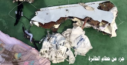 Restes trobades de l'avió d'EgyptAir, la setmana passada.