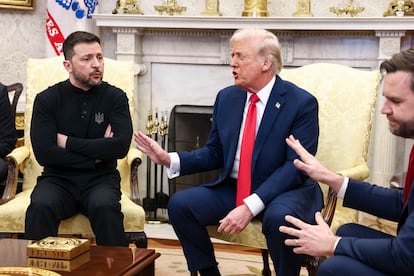 El presidente de EE UU, Donald Trump, reprende al presidente ucranio, Volodímir Zelenski, en presencia del vicepresidente de EE UU, J.D. Vance, en la Casa Blanca, Washington (EE UU).