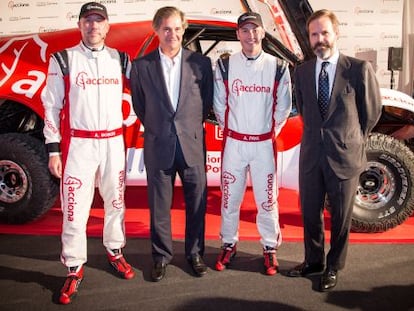 Albert Bosch, piloto, José Manuel Entrecanales, presidente de Acciona, Agustín Payá, copiloto, y Juan Ignacio Entrecanales, vicepresidente.