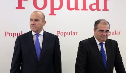 &Aacute;ngel Ron, presidente del Banco Popular, derecha, con Pedro Larena, consejero delegado en 2017.