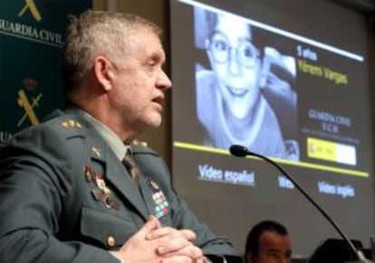 El responsable de Delincuencia Especializada y Drogas de la UCO de la Guardia Civil, teniente coronel Manuel Llamas, durante la rueda de prensa ofrecida en Madrid sobre el 'caso Yéremi Vargas'.