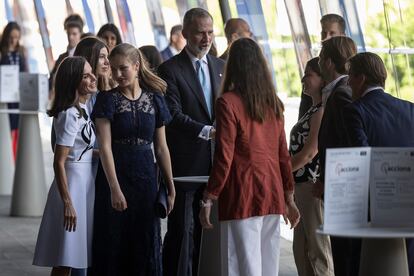 The King and Queen of Spain, Felipe VI and Letizia Ortiz, the Princess of Asturias and Girona, Leonor, and Infanta Sofía. In the picture, the royal family visits the Talent Forum. 