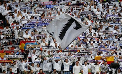 Imagen de la grada de animaci&oacute;n durante el Real Madrid-M&aacute;laga. 