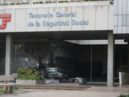 Entrada a una oficina de la Tesorería General de la Seguridad Social de Madrid, en una imagen de archivo.