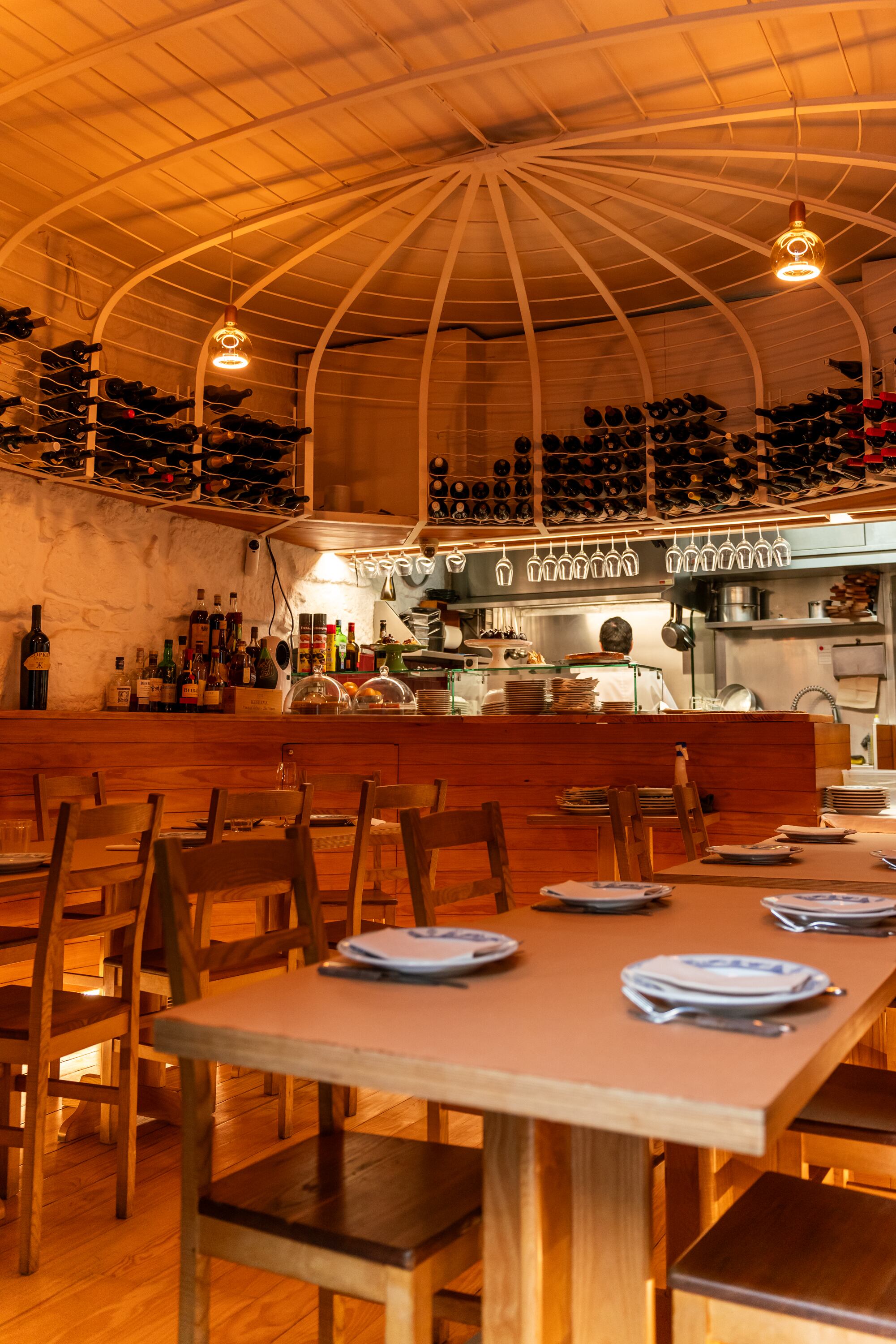 Dónde comer bien y barato (por menos de 20 euros) en Lisboa y Oporto, según el chef José Avillez