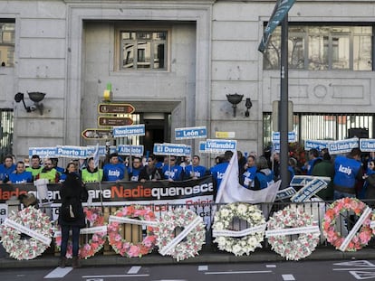 Funcionarios de prisiones se manifiestan ante la sede en Madrid de Instituciones Penitenciarias el pasado enero