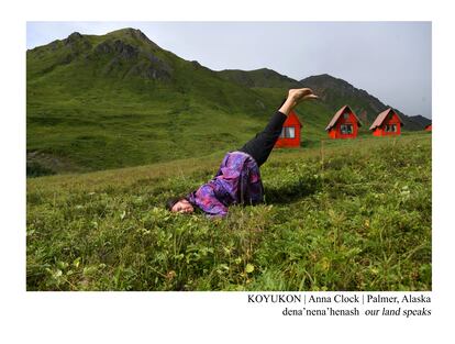 La joven Anna Clock, de Palmer, Alaska, hablante de koyukon, que tiene unos 300 hablantes en total.