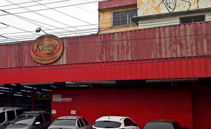 Fachada do supermercado Ricoy, na Vila Joaniza.