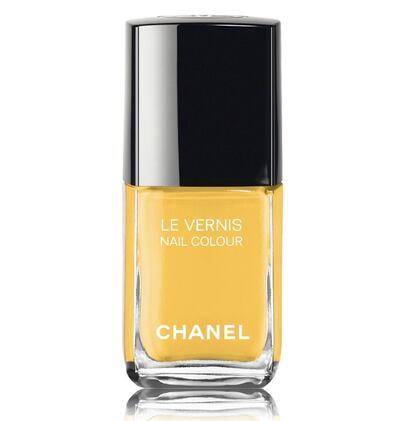 Laca de uñas Le Vernis de Chanel en tono 592-Giallo Napoli (27 euros).