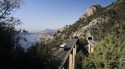 Tramo de la autopista entre Francia e Italia donde saltan algunos inmigrantes.