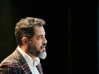 Ramón Alzórriz interviene este jueves en el pleno del Parlamento de Navarra.