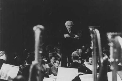 Arturo Toscanini, al frente de la Filarmónica de Nueva York.