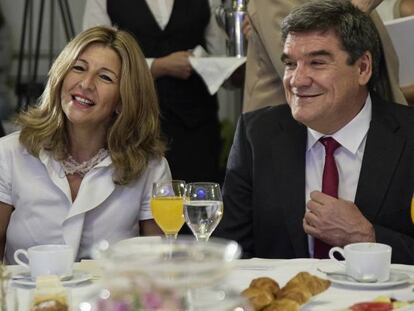 La ministra de Trabajo, Yolanda Díaz, junto al ministro de Inclusión, Seguridad Social y Migraciones, José Luis Escrivá.