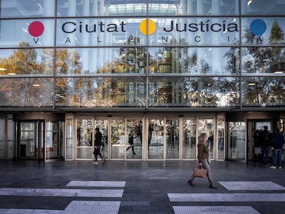 Fachada de la Ciudad de la Justicia, en València.