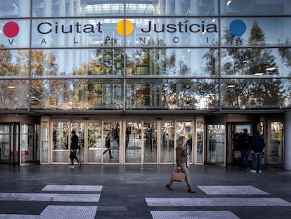 Fachada de la Ciudad de la Justicia, en València.