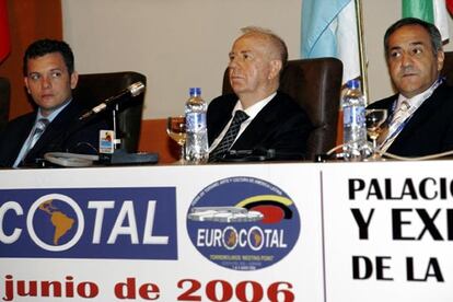 Acto de inauguración de la I Feria de Turismo, Arte y Cultura de América Latina en Europa, el pasado jueves en el Palacio de Congresos de Torremolinos (Málaga). A la derecha, el presidente de COTAL, Juan Carlos Suárez.