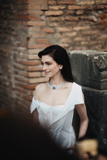 Anne Hathaway hace un par de semanas en un evento en Roma con Bulgari, firma de la que es imagen.