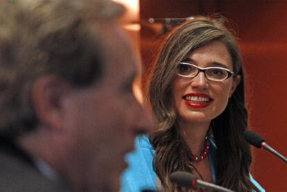 Judith Torrea al presentar anoche, junto a Iñaki Gabilondo, su libro <i>Juárez en la sombra</i>.