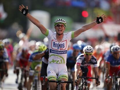 Degenkolb celebra la victoria en Logro&ntilde;o