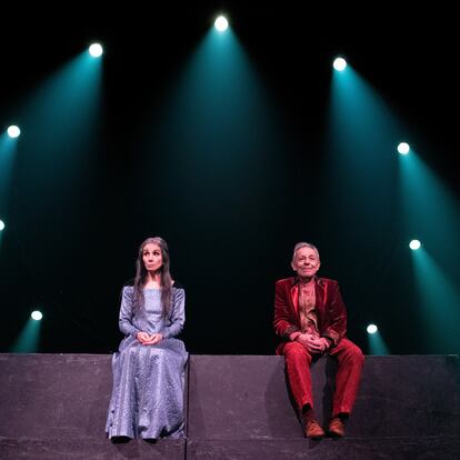 Ana Belén y José Luis Gómez en una escena de 'Romeo y Julieta', Teatro Español. Fotografía: JAVIER NAVAL