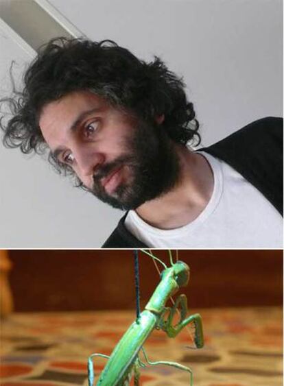 David Cuartielles. Abajo, la mantis protagonista de <i>Bodas de sangre.</i>