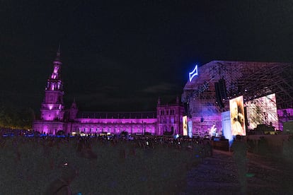 Ambiente en el concierto de Tom Jones en el Icónica Santalucía Sevilla Fest. / Foto cedida por la organización.