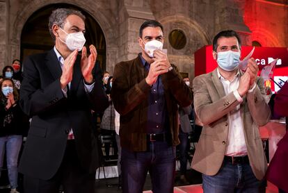 José Luis Rodríguez Zapatero, Pedro Sánchez, y Luis Tudanca en un acto de campaña este jueves en Burgos.