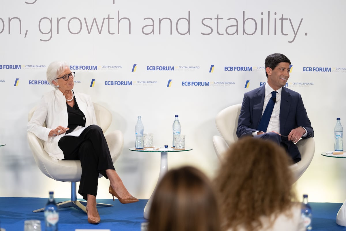 Kevin Warsh Makes International Debut as Fed Focuses on Inflation Stability
