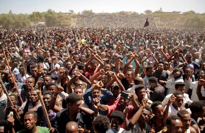 Partidarios de Bekele Gerba, secretario general del Congreso Federalista Oromo, celebran su liberación en la región de Oromia este 14 de febrero.