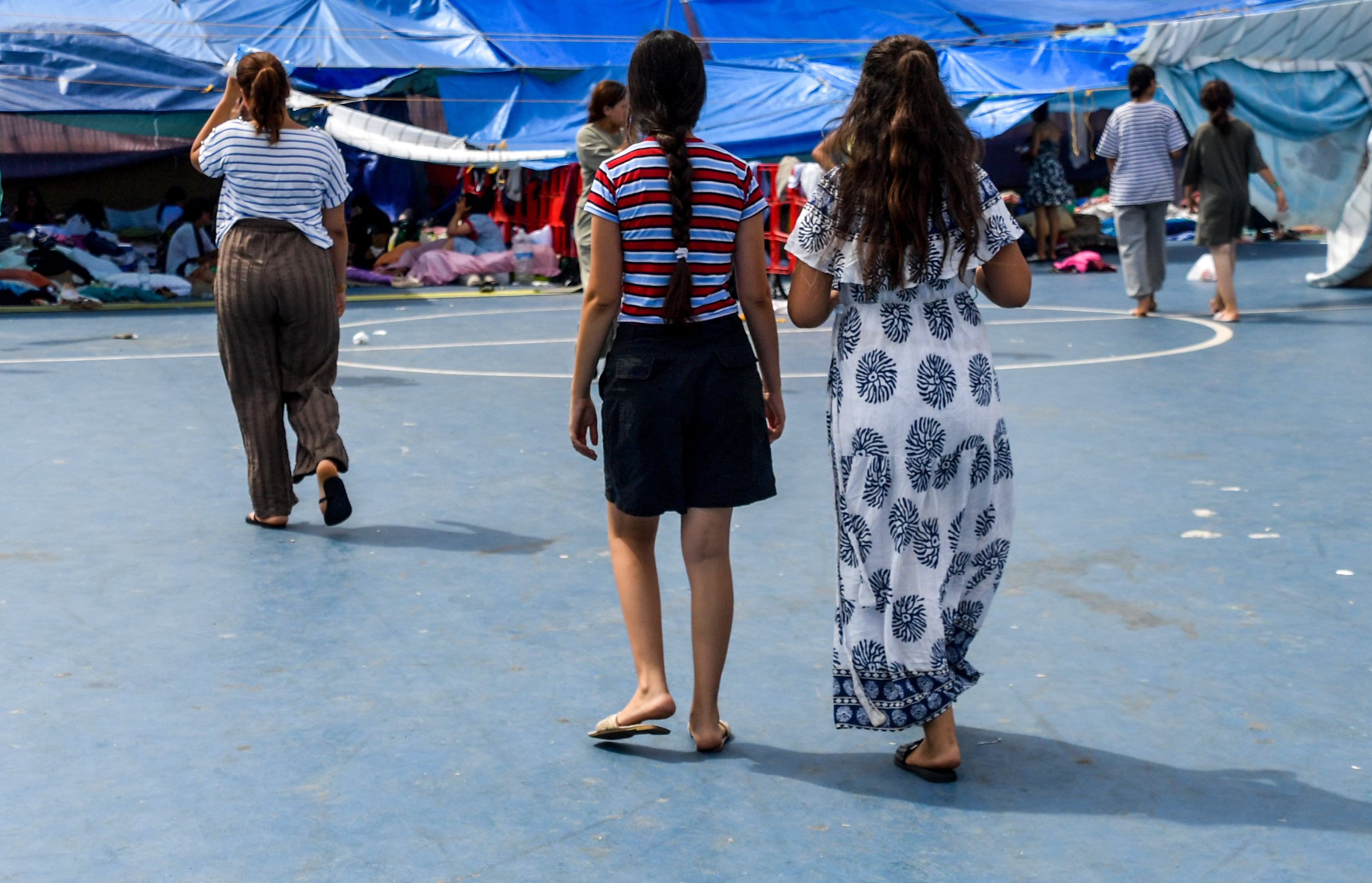 Última hora de la entrada de inmigrantes a Ceuta, en directo | Ceuta acepta el plan del Gobierno de trasladar 500 niñas migrantes a la Península como “medida extraordinaria”