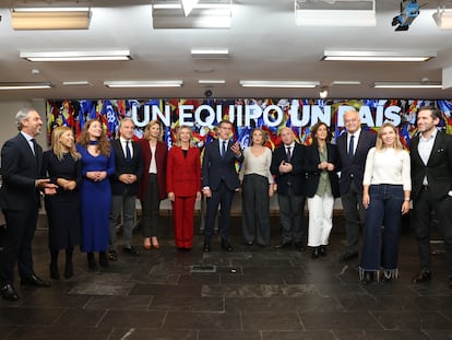 Alberto Núñez Feijóo, este jueves con miembros de su renovada dirección en la reunión del comité ejecutivo nacional del PP.