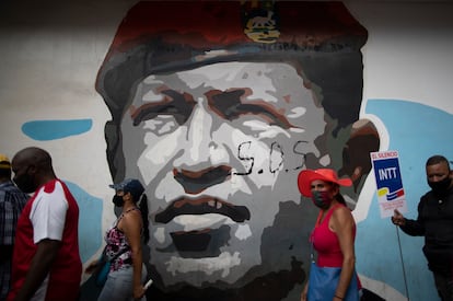 Mural que representa al difunto presidente Hugo Chávez, en Caracas, Venezuela, el pasado 3 de diciembre.