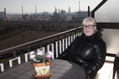 Nuria Nuet, en la terraza de su casa en La Canonja.