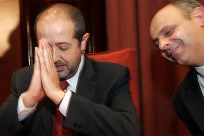 El ex consejero Felip Puig (izquierda) y el presidente de la comisión de investigación, Joan Boada.