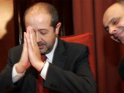 El ex consejero Felip Puig (izquierda) y el presidente de la comisión de investigación, Joan Boada.