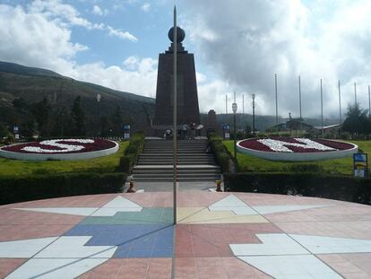 Ciudad Mitad del Mundo (Quito), la frontera entre los hemisferios norte y sur.